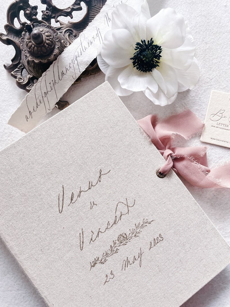 LINEN GUEST BOOK + SILK RIBBON 麻布婚禮賓客簽名本| - ทะเบียนสมรส - กระดาษ สึชมพู