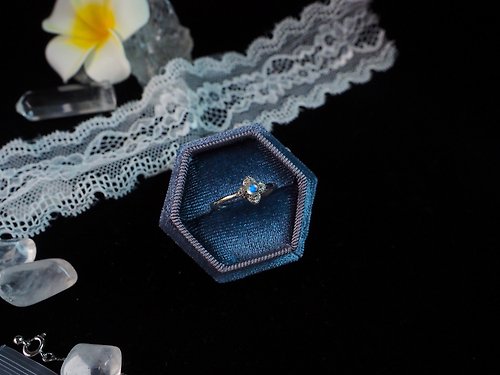 阿諾x手作小屋│能量水晶│輕珠寶 純銀| 藍月光石戒指 | 斯里蘭卡戀人之石 | 簡約氣質