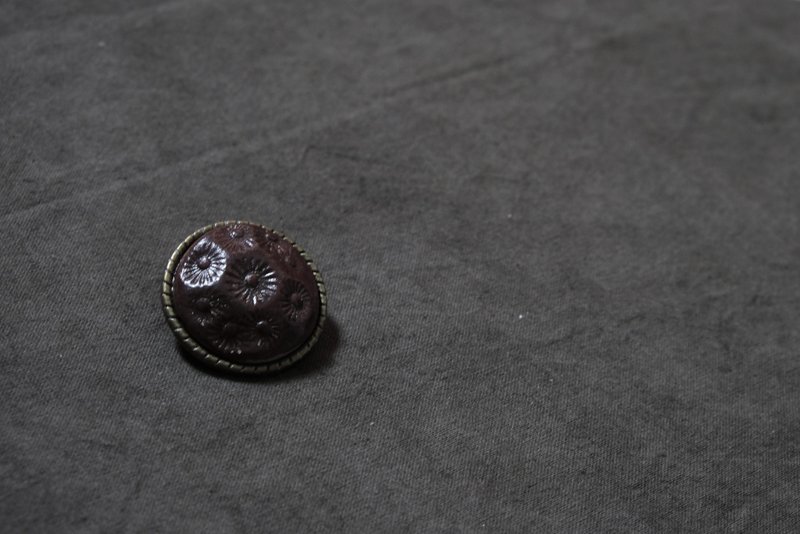 No.05回到過去的年代一號。Ying Work Shop - 心口針/胸針 - 陶 