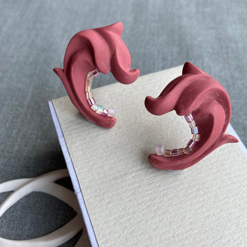 #3 Red Acanthe : Handmade Polymer Clay Earrings - ต่างหู - ดินเหนียว สีแดง