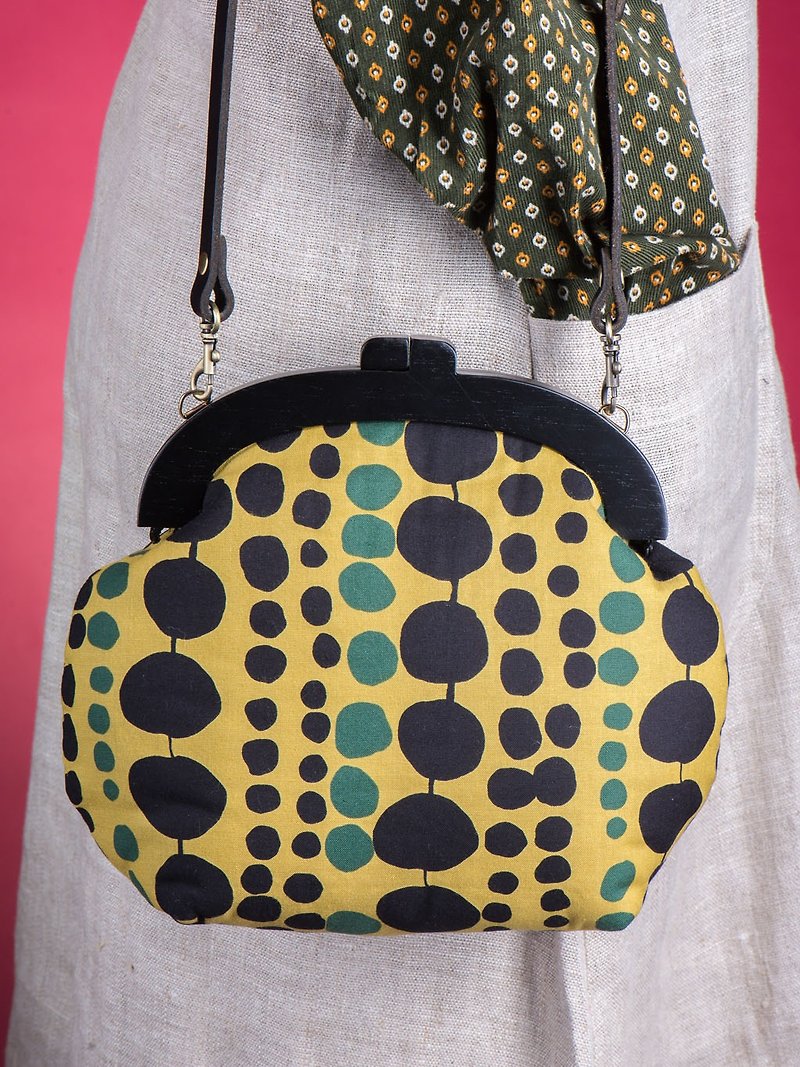 [Grass pumpkin dot dot] retro wooden gold bag-large section #快乐#礼#点点 - Messenger Bags & Sling Bags - Cotton & Hemp Yellow