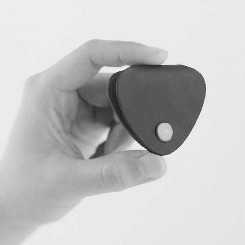 イヤホンケーブル巻き取り/革収納カバー-石ブラック - ショップ