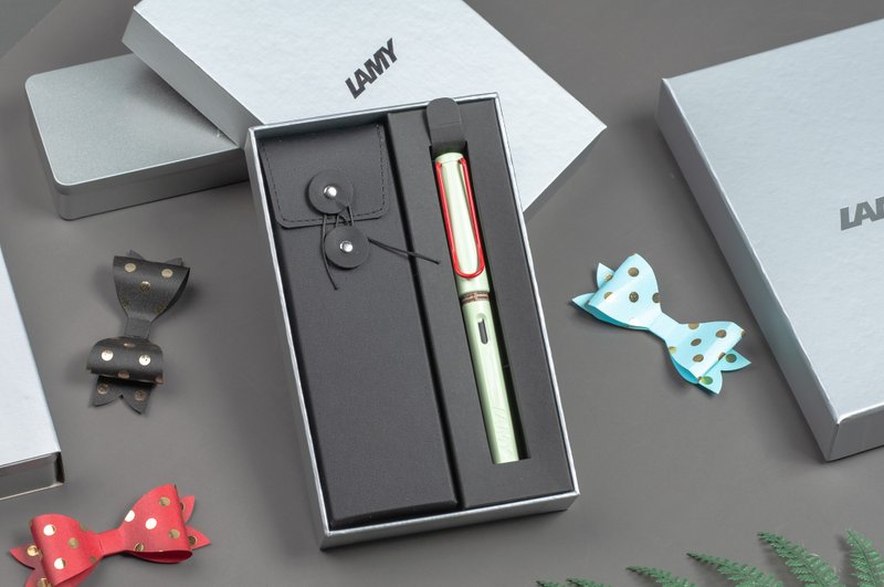 LAMY 万年筆ブラックコイル ペンケース ギフトボックス/SAFARI - 限定版 ミントグリーンレッドクリップ - 万年筆 - プラスチック グリーン