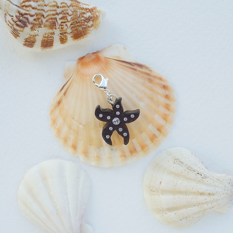 Starfish wooden charm - พวงกุญแจ - ไม้ สีนำ้ตาล