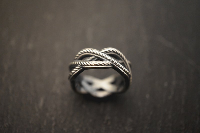 925 Sterling Silver - The Mingle Ring (R110)