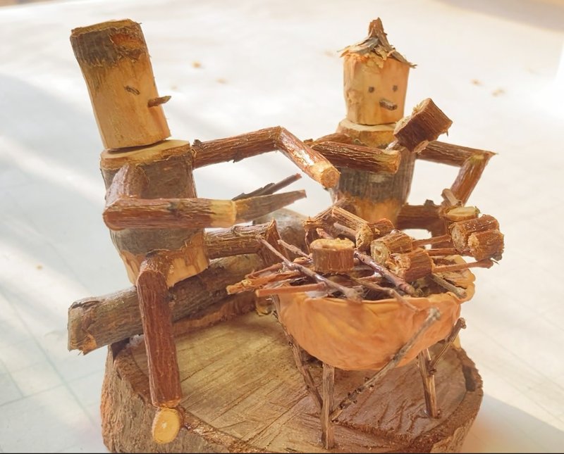 【インテリア雑貨＆デスク小物】串焼きを囲んで語らう仲間たち - 置物 - 木製 