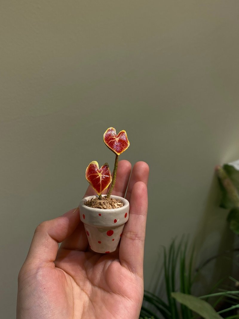 Handmade leather plant-based caladium - Items for Display - Genuine Leather Red