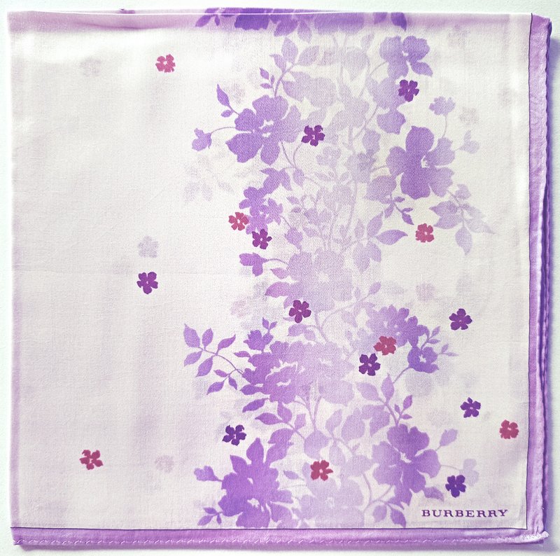 Burberry 古董手帕 紫色花卉印花 20 x 20 英吋 送禮佳品 - 手帕 - 棉．麻 紫色