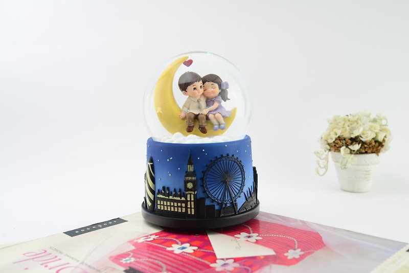 兩小無猜 濃情密意 水晶球音樂盒 情人節禮物 新婚禮物 - 擺飾/家飾品 - 玻璃 