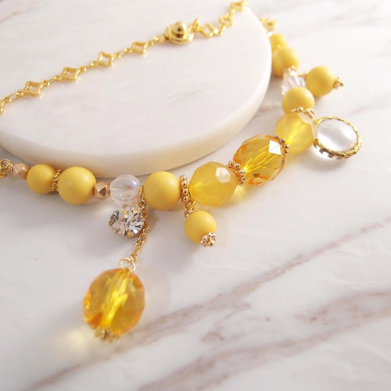 Bracelet. Jinhuang mango x tinkling pound x Czech pumpkin beads bracelet x color gold plating chain - สร้อยข้อมือ - โลหะ สีเหลือง