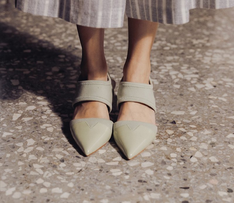 Bandage stitching small V mouth low heel shoes green - รองเท้าส้นสูง - หนังแท้ สีเขียว