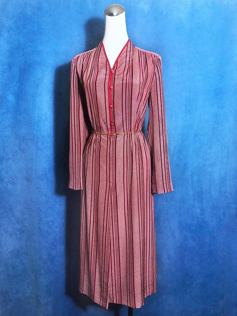 Striped textured long-sleeved vintage dress / brought back to VINTAGE abroad - ชุดเดรส - เส้นใยสังเคราะห์ สีแดง