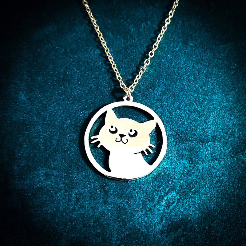 Cute cat in round shape pendant  : Amore Accessories - 項鍊 - 銅/黃銅 銀色
