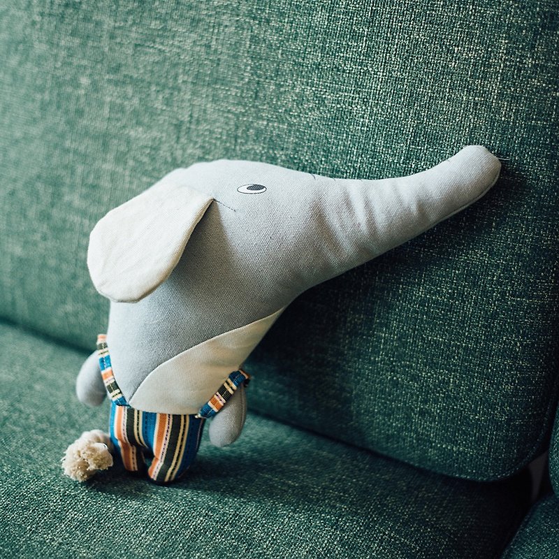 tails & me-Forest Animal Stuffed Toy Finley The Elephant - ของเล่นสัตว์ - ผ้าฝ้าย/ผ้าลินิน หลากหลายสี
