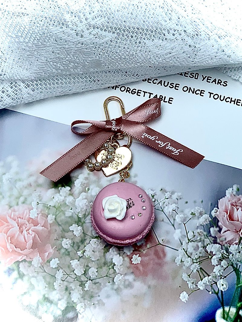 Romantic Rose Macaron Charm Keyring - ที่ห้อยกุญแจ - ดินเหนียว ขาว