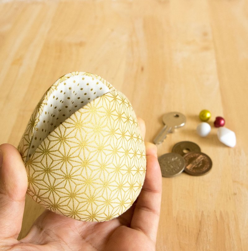 Japanese style accessories case. Elegant collection No.1 - 化妝包/收納袋 - 棉．麻 金色