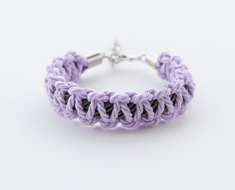 Lavender / Charcoal macrame bracelet  - สร้อยข้อมือ - เส้นใยสังเคราะห์ สีม่วง