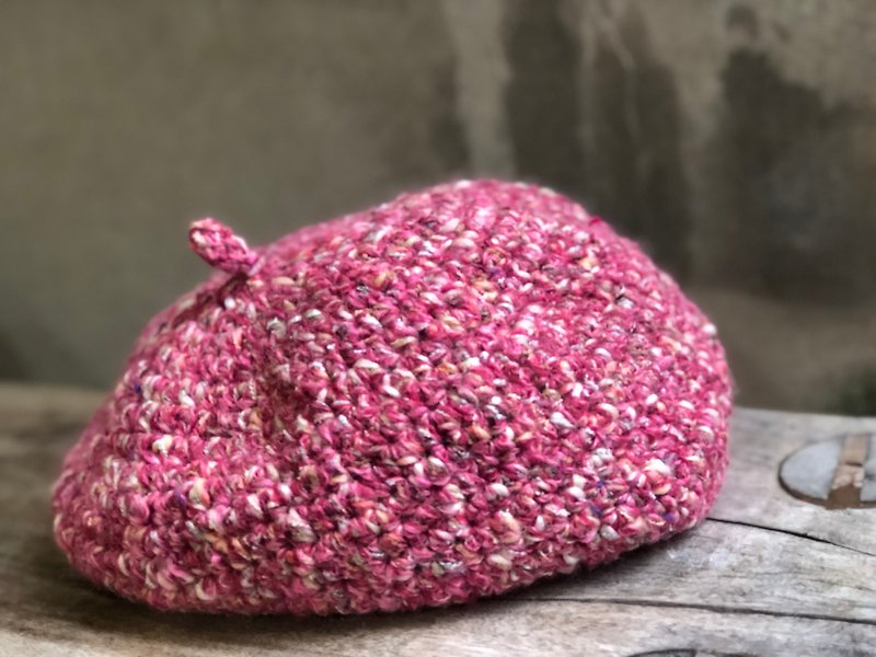襯著粉嫩的妝容/貝蕾帽/畫家帽/手工鉤織羊毛帽/保暖/禮物 - 帽子 - 羊毛 粉紅色