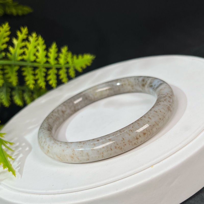 和田玉糖白手鐲57MM 老料飄桂花糖圓條糖玉手環 附證書 玉質油潤 - 手鍊/手環 - 玉石 