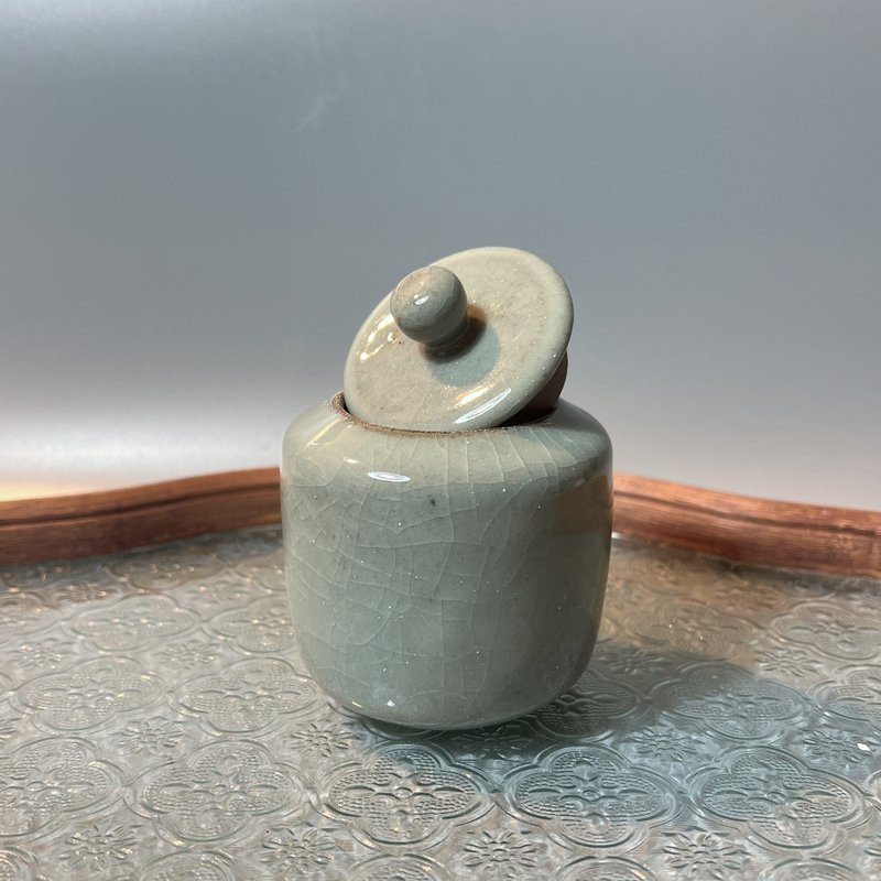 青瓷小茶罐 / 2兩小茶倉 / 小平凡手作 - 其他 - 陶 卡其色