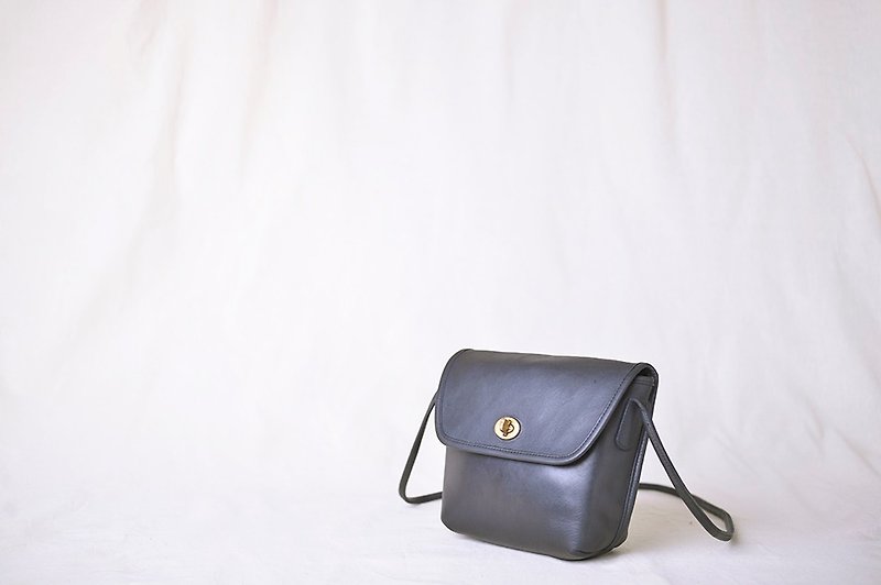 Vintage Coach 80's antique dark blue dorsal packet - Messenger Bags & Sling Bags - Genuine Leather Blue