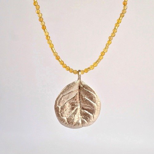 Feijoa leaf necklace (round) [P074SV(NS)]