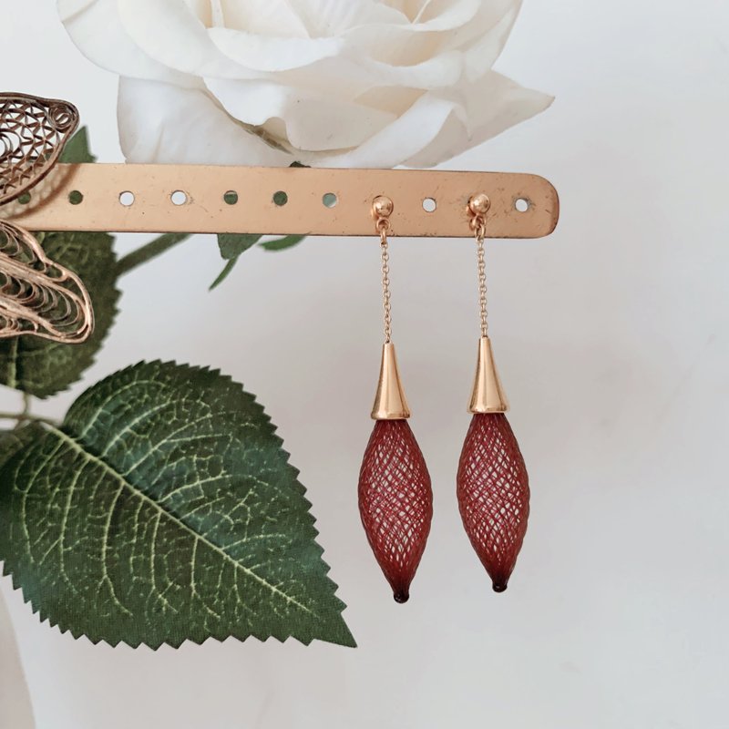 French Handmade Nylon Bud Earrings_Wine Red - ต่างหู - เส้นใยสังเคราะห์ สีแดง