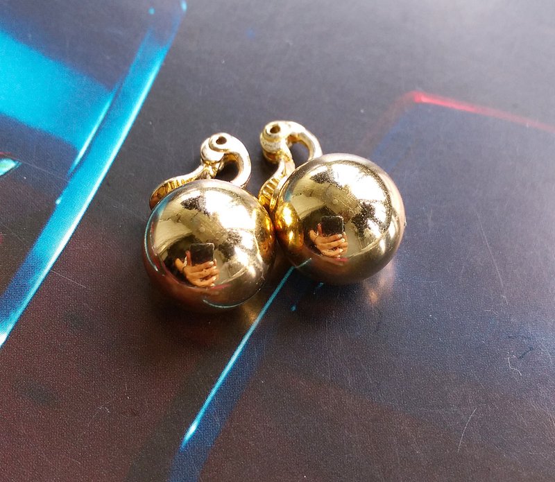 【西洋古董飾品 】MONET 金屬鍍金  金球球 夾式耳環 - 耳環/耳夾/耳骨夾 - 其他金屬 金色