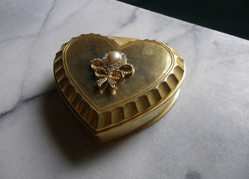 วัสดุอื่นๆ กล่องเก็บของ - [OLD-TIME] Early American copper jewelry box