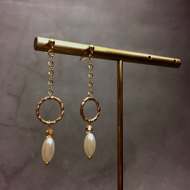 訂製款 簡約款梭型珍珠水晶耳環 夾式耳環 - 耳環/耳夾 - 其他金屬 金色