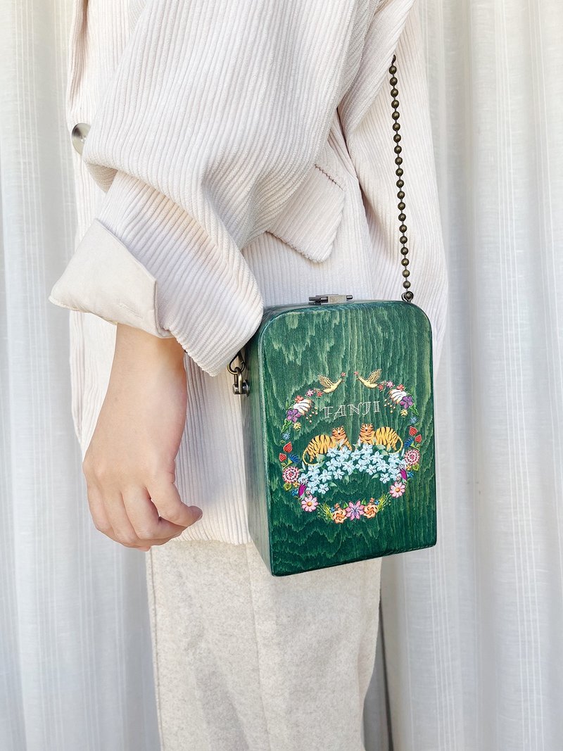 2022 Year of the Tiger Limited Green Wooden Mobile Phone One Shoulder Messenger Bag - กระเป๋าแมสเซนเจอร์ - ไม้ สีเขียว