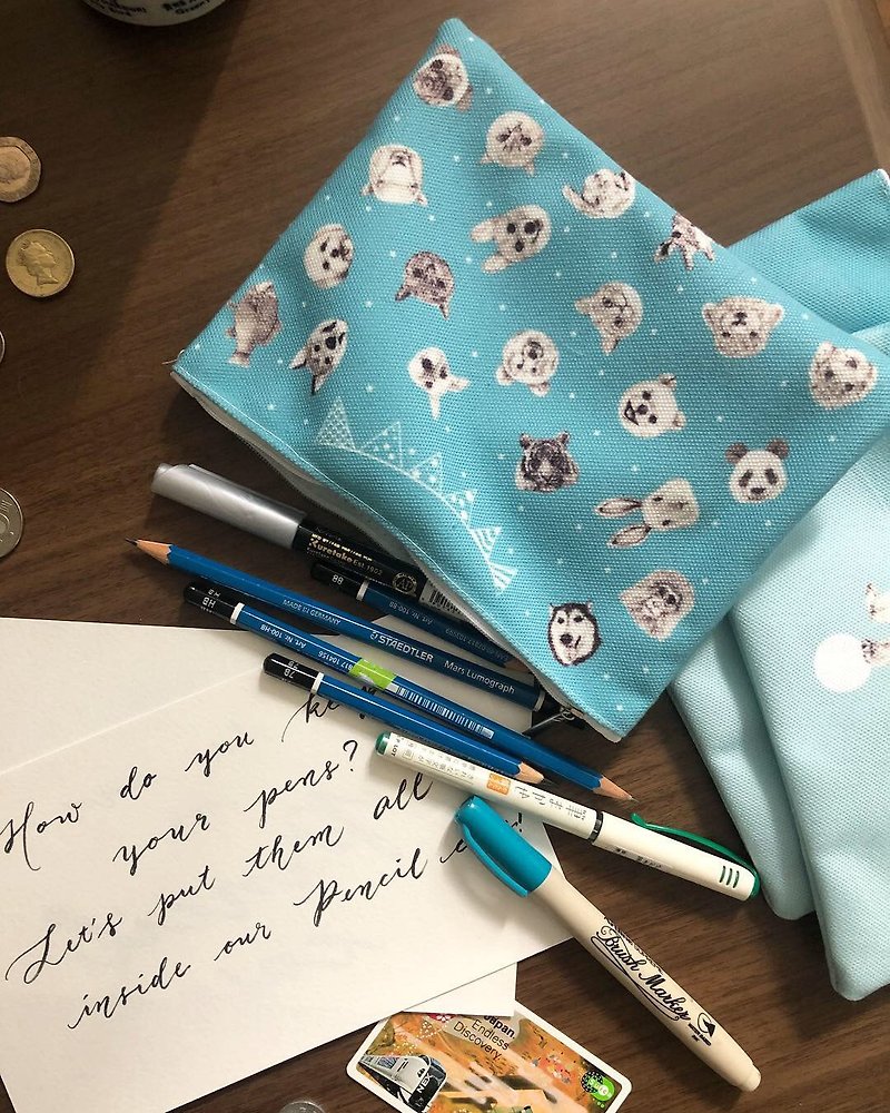 Party animal canvas pencil case - กล่องดินสอ/ถุงดินสอ - วัสดุอื่นๆ สีน้ำเงิน