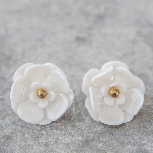 プラム〜白磁の花のテンションバックイヤリング〜Sサイズ