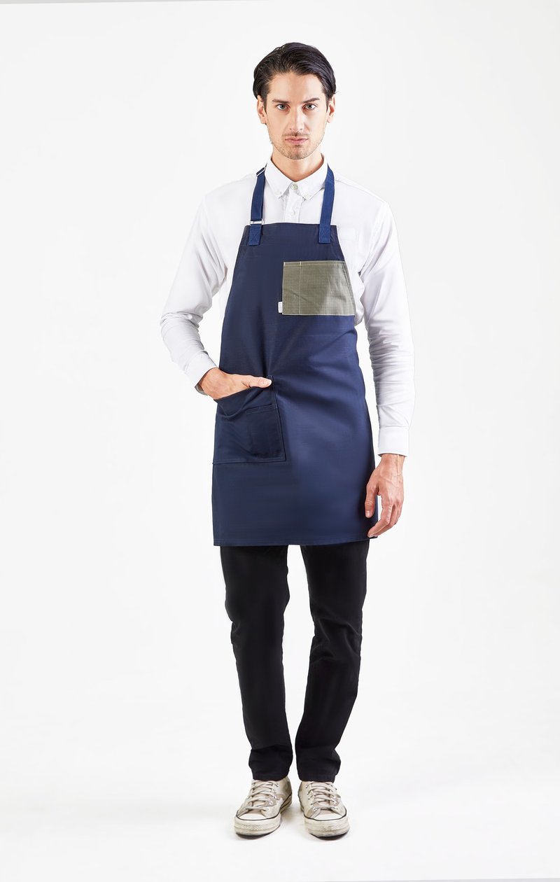 PEBBLE APRON - (Fern Green , น้ำเงินกระเป๋าเขียว)) 工作服 圍裙 - ผ้ากันเปื้อน - ผ้าฝ้าย/ผ้าลินิน สีน้ำเงิน