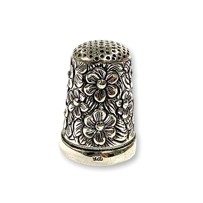Beautiful Victorian Style Flower Embossed Sewing Thimble 925 Sterling Silver