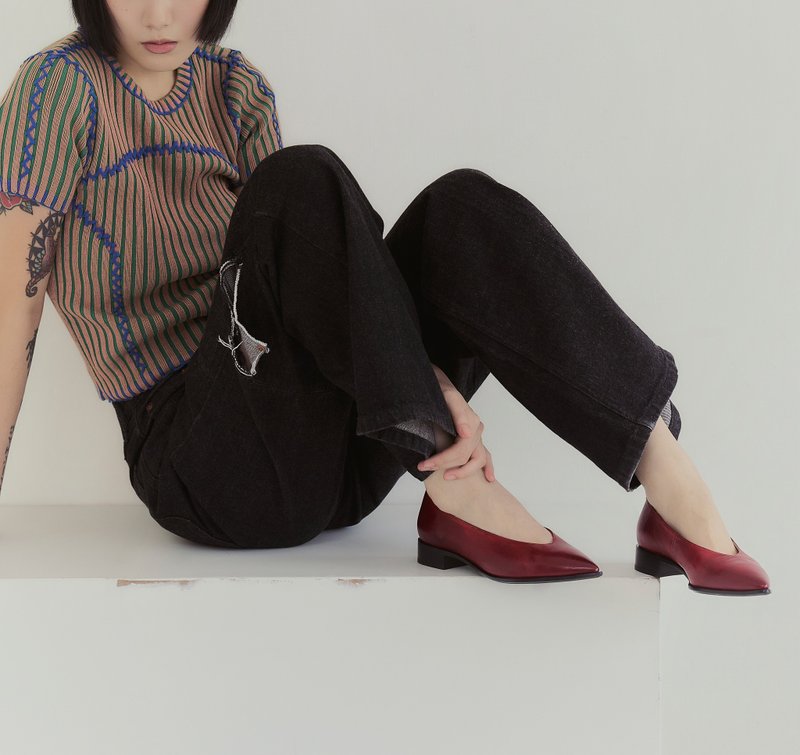lise V領尖頭鞋 - 辣椒紅 - 娃娃鞋/平底鞋 - 真皮 紅色