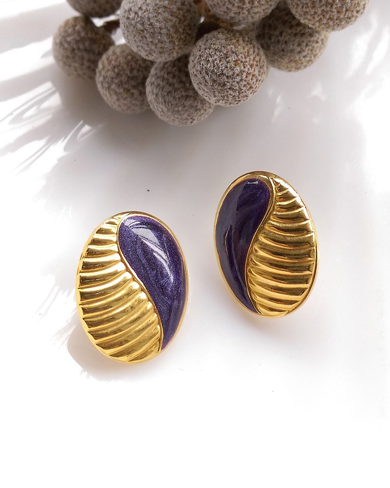 Western antique ornaments. Metal geometric small purple enamel pin earrings - ต่างหู - โลหะ สีม่วง