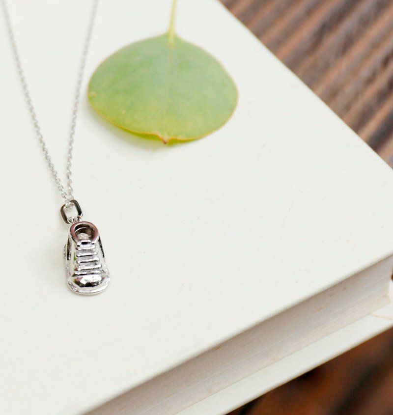 Small canvas shoes sterling silver necklace - สร้อยคอ - โลหะ สีเงิน