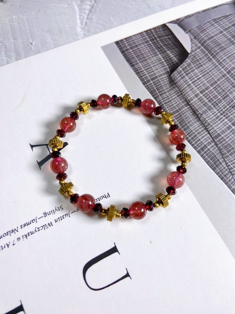 Strawberry crystal// Stone// Bronze - Bracelets - Crystal Red