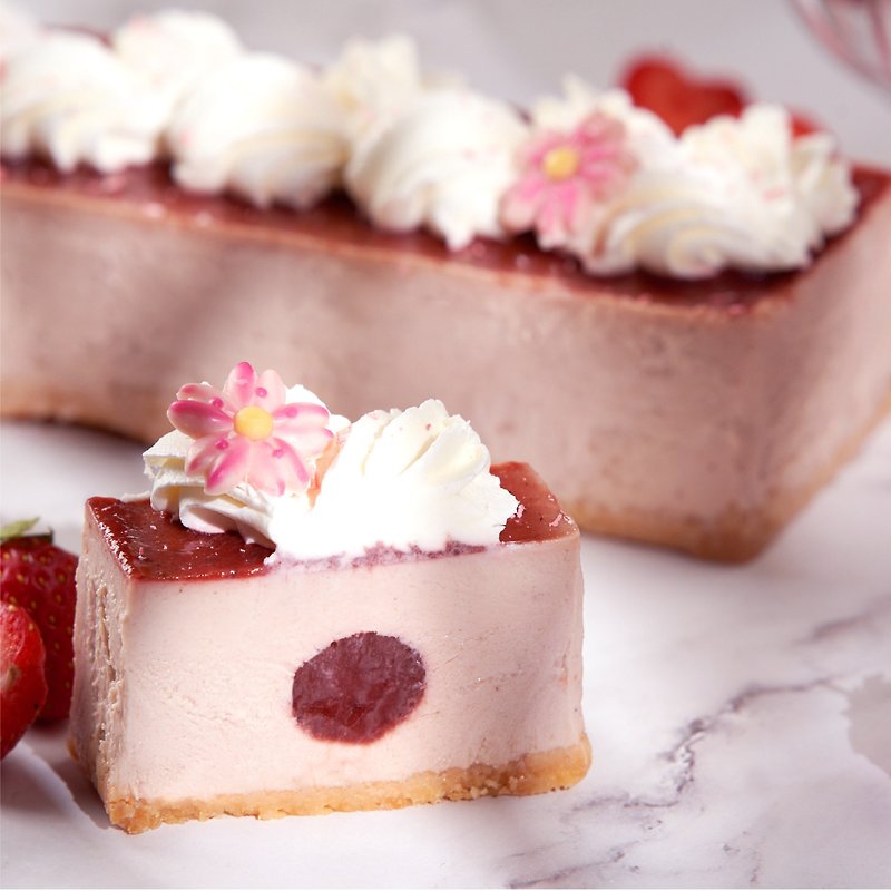 【Nanami Sakurado】Strawberry Cream Sauce Iced Cheesecake Cheese Terrine - เค้กและของหวาน - อาหารสด 
