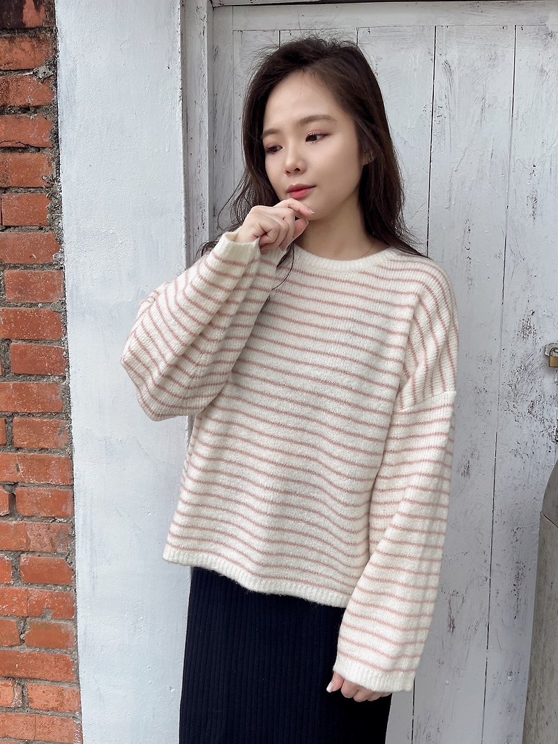 Venus striped slimming top (pink) - made in Taiwan - knitted sweater - sweater - สเวตเตอร์ผู้หญิง - เส้นใยสังเคราะห์ สึชมพู