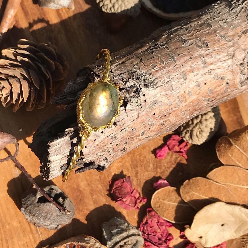 【Lost And Find】Natural Labradorite necklace - Bracelets - Gemstone Gold