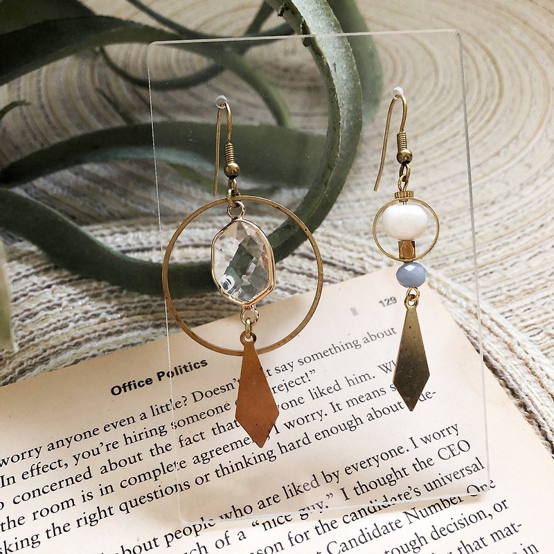 Bronze freshwater pearl earrings angel Stone can change the Clip-On - ต่างหู - ทองแดงทองเหลือง หลากหลายสี
