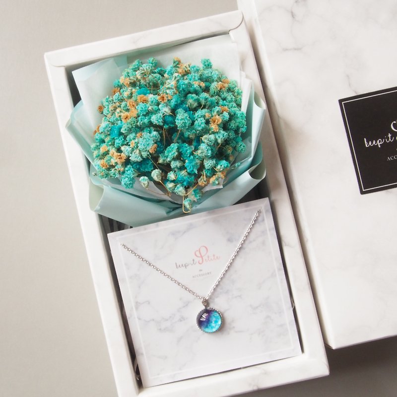 [Marble Flower Box Set] Blue-green Dry Gypsophila Flower Bouquet + Fantasy Crystal Gel Rhodium Plated Necklace - สร้อยคอ - พืช/ดอกไม้ สีน้ำเงิน