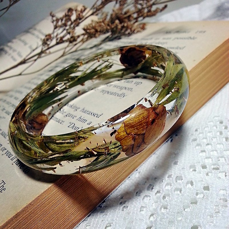 Autumn - dried leaves, pine cones bracelet - Bracelets - Paper Khaki