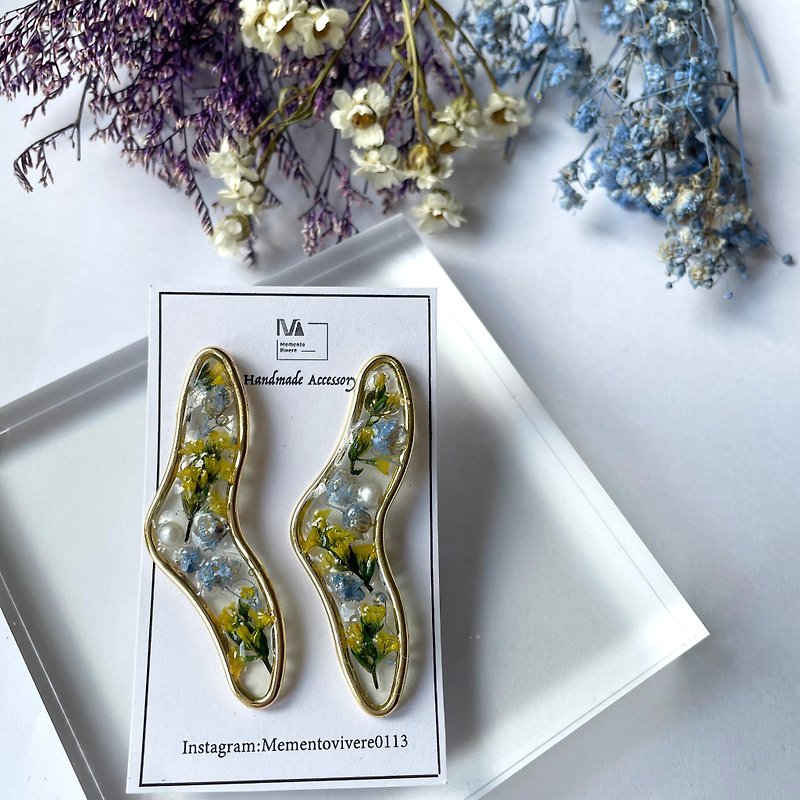 Hand-made alloy dry flower stickers ear-type pearl irregular earrings clip-on earrings sterling silver earrings - Earrings & Clip-ons - Plants & Flowers Green