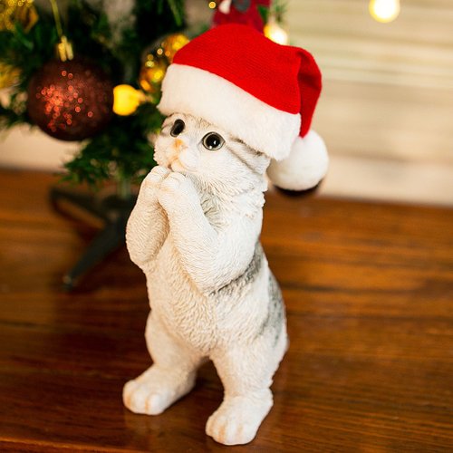 デバリエ 】クリスマスギフト 猫の置物 サバトラ サンタの帽子付き