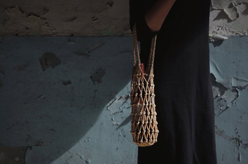 Simple life series | Lin weaving fishing net red wine bag - Beverage Holders & Bags - Other Materials 