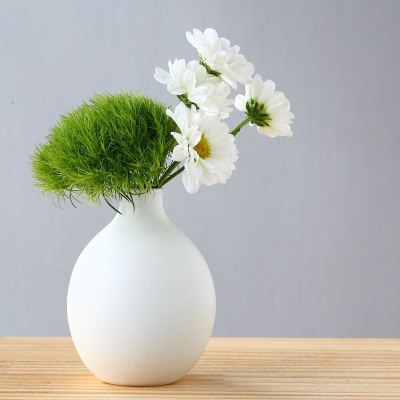 白い磁器の一輪挿し - 花瓶/花器 - 瓷 白色