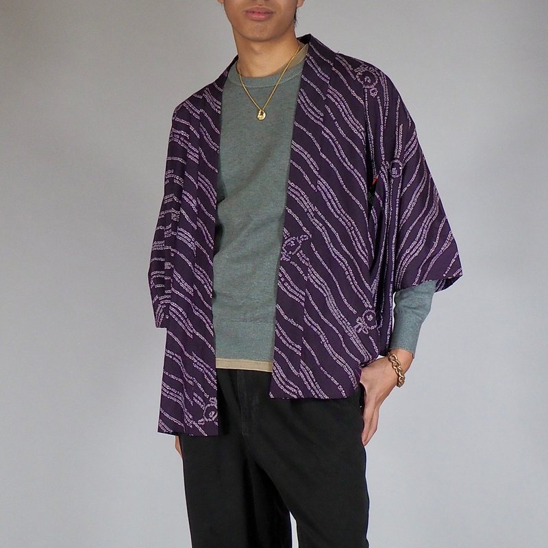 【日本製】ฮาโอริญี่ปุ่นวินเทจยุค 70 ฮาโอริสีม่วง ลายมงคล ของขวัญ - เสื้อโค้ทผู้ชาย - ผ้าไหม สีม่วง